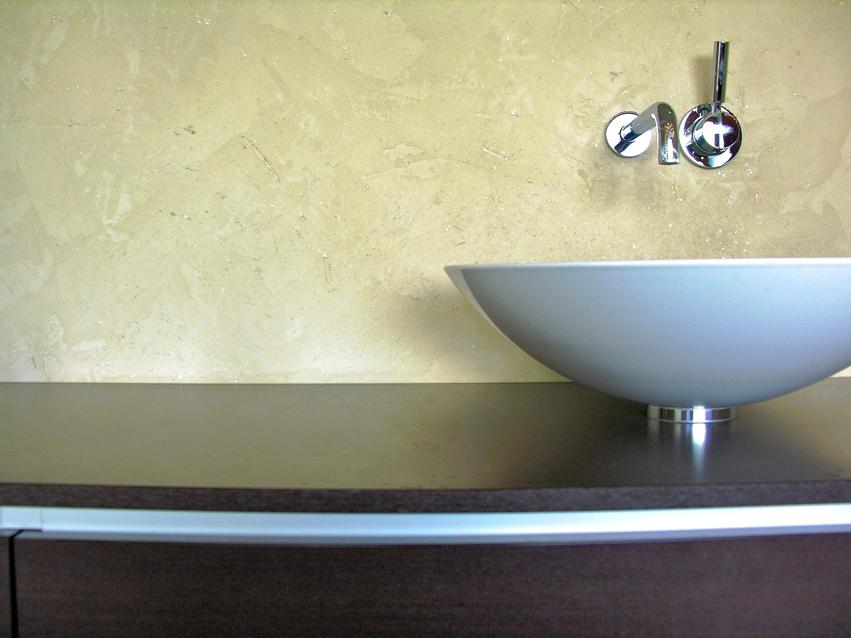 waschbecken stucco wand.jpg