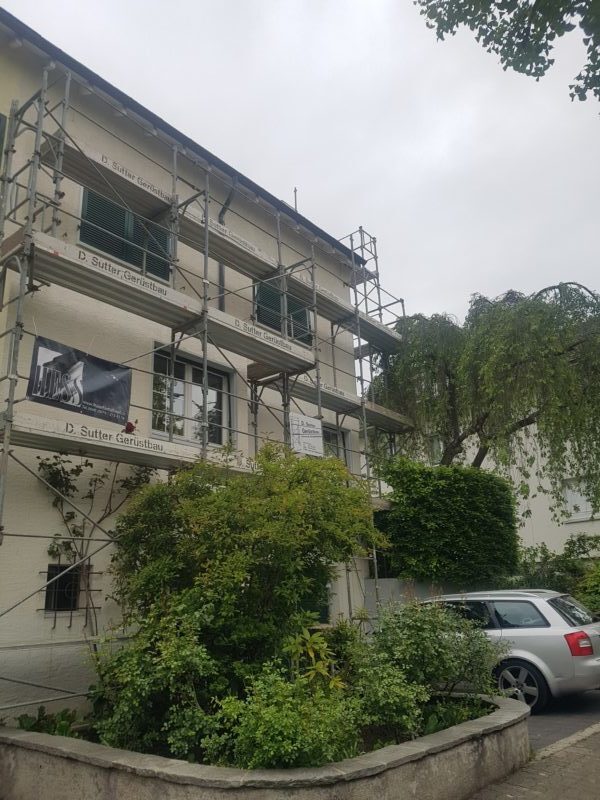 maler hauswand renovation.jpg