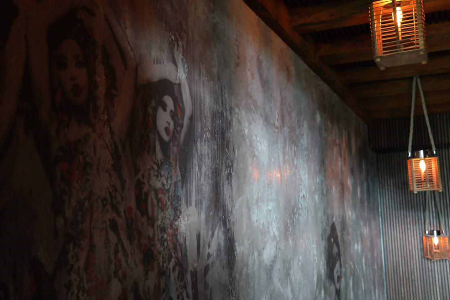stucco wandbemalung.jpg